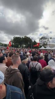 Тысячи москвичей собрались у храма Христа Спасителя перед крестным ходом
