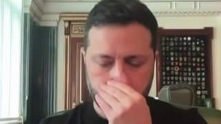 Зеленский замер после странного движения во время интервью NBC