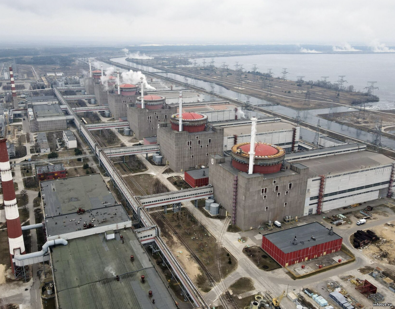 Запад готовит диверсию на Запорожской АЭС — СВР