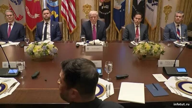 Глава Пентагона встретил Зеленского в галстуке цветов российского флага на сегодняшних переговорах в США