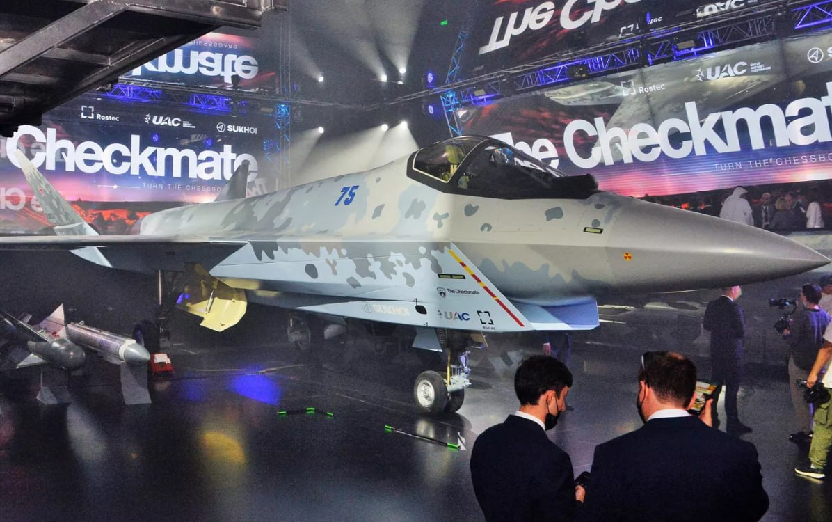 Россия выводит на сцену новый истребитель пятого поколения — старт в 2026 году