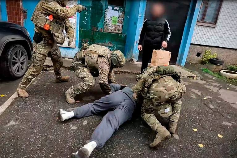 Смертельный подарок для офицера: как ФСБ раскрыла химическую операцию ГУР