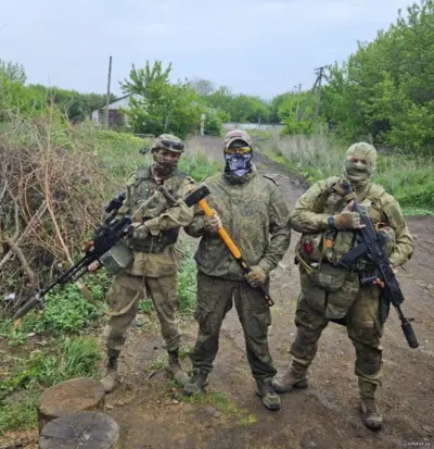 Военнослужащий оформляет контракт на СВО и получает выплаты по региону.